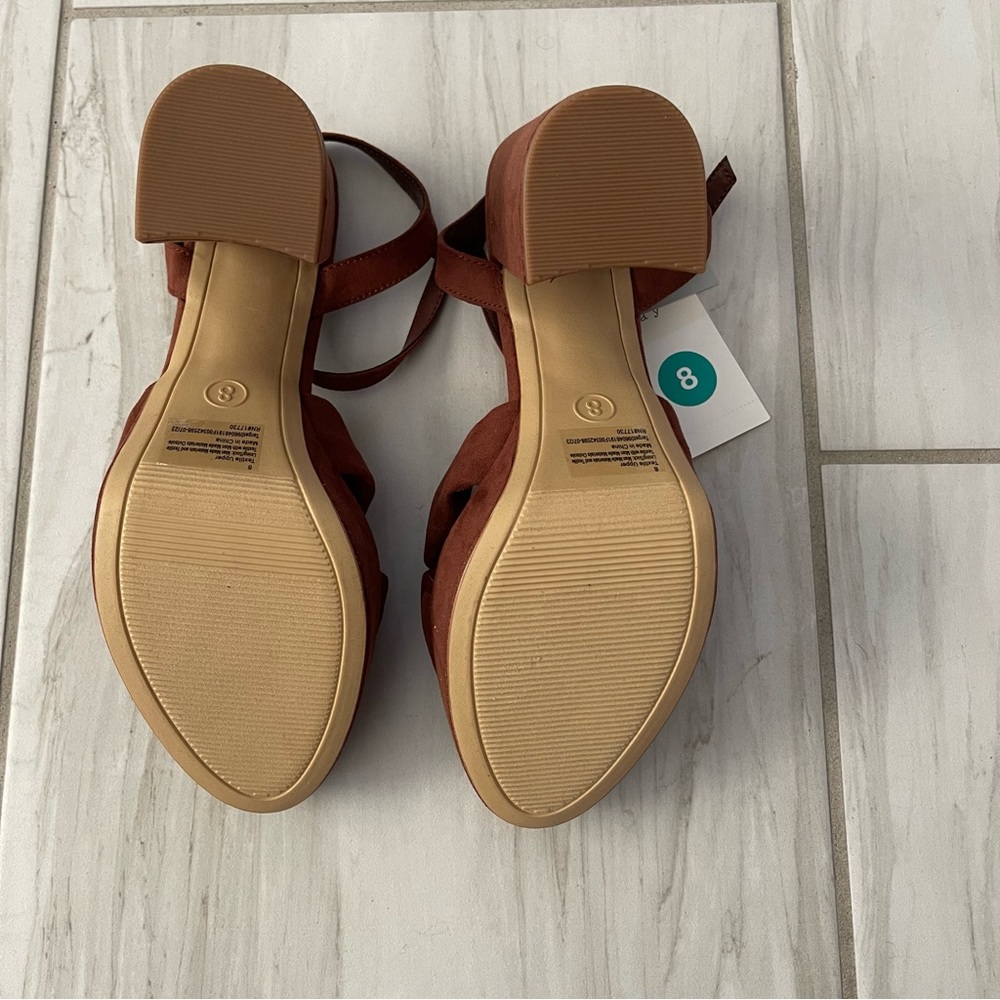 🤎NWT Platform Suede Heels🤎 - Picture 5 of 6